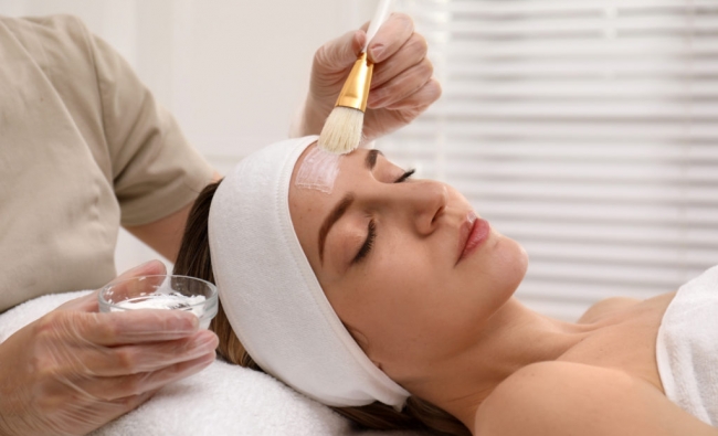 Noviembre 2025: Fisioterapia Dermatofuncional Facial con técnicas fotosensibles